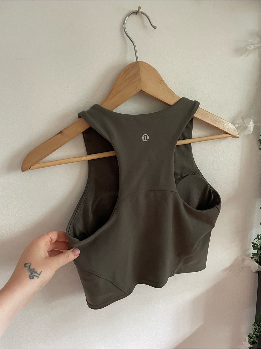Lululemon Invigorate Training Cropped Workout Running Tank Top Carob Brown Sz 6 - Picture 5 of 9